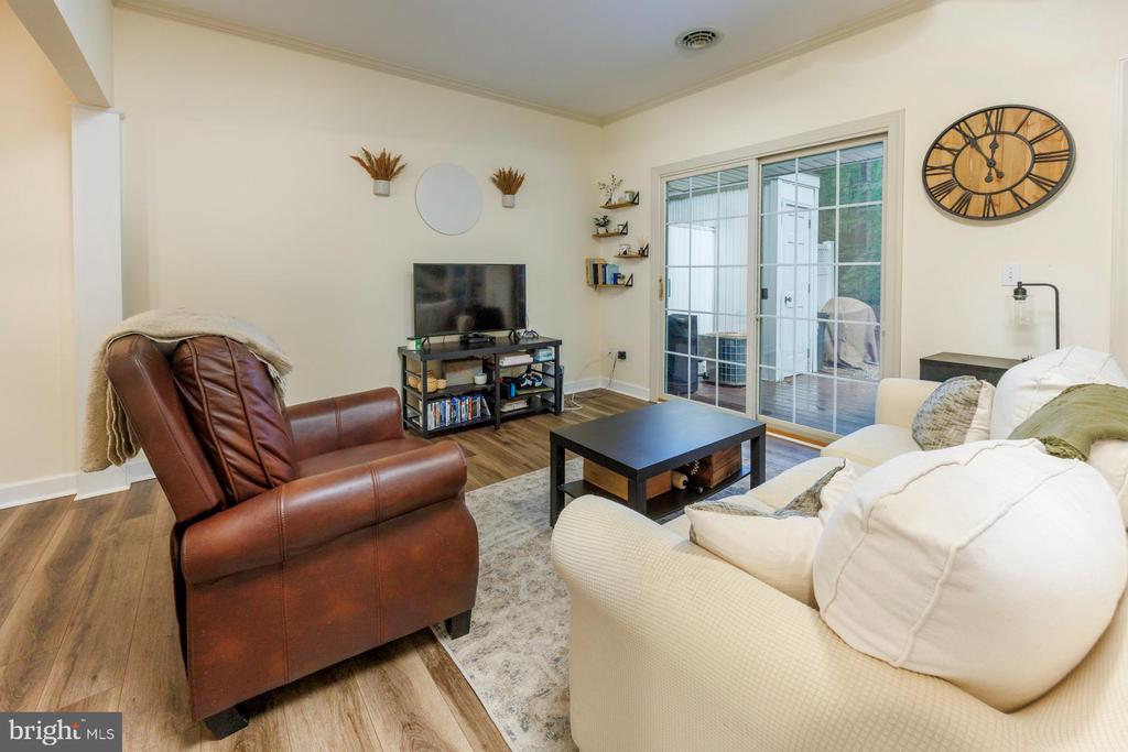 28465 Pinehurst Cir