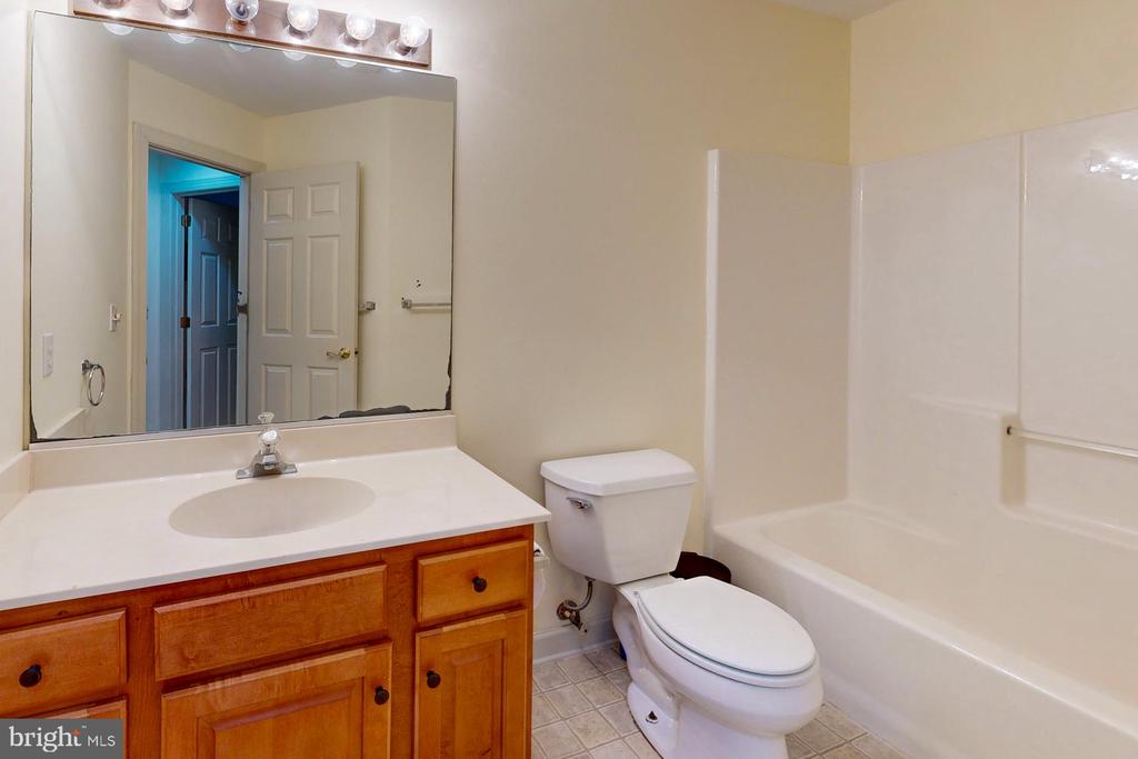 28465 Pinehurst Cir