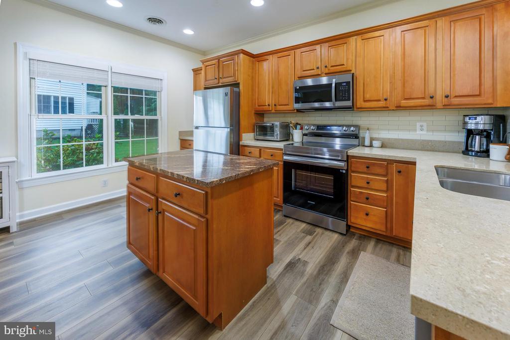 28465 Pinehurst Cir