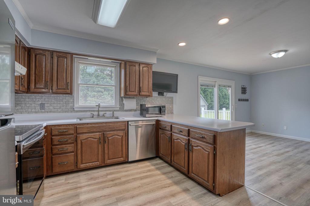 32670 Discovery Dr