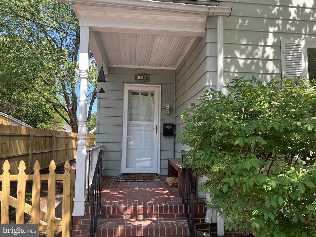 411 NORTH ST