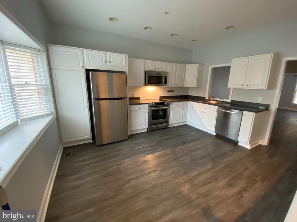 28447 PINEHURST CIR