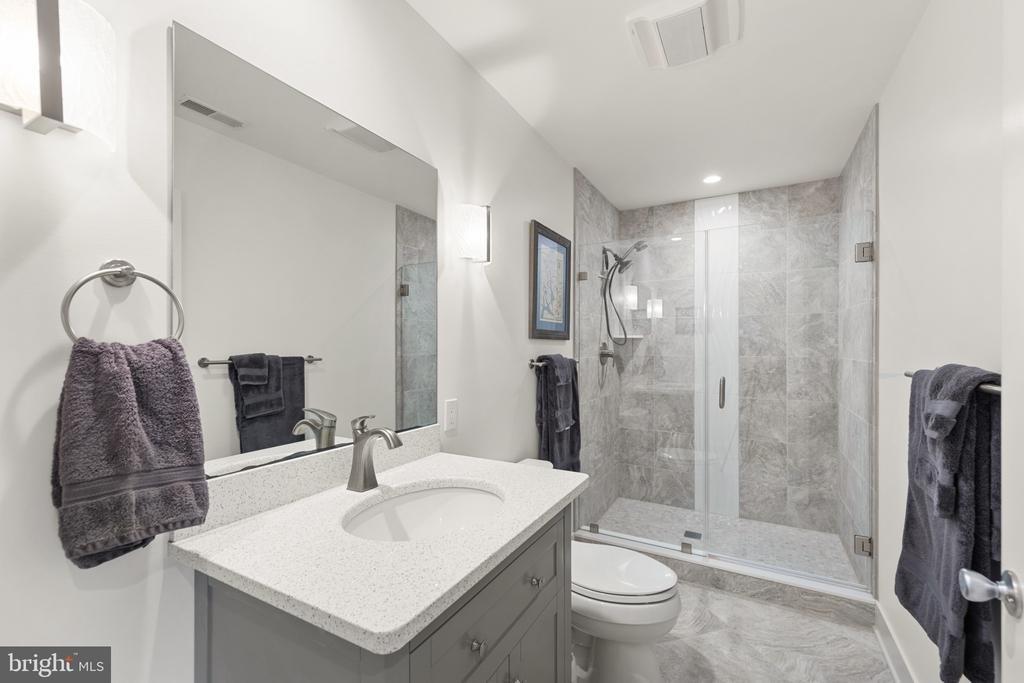 8645 Northbend Cir