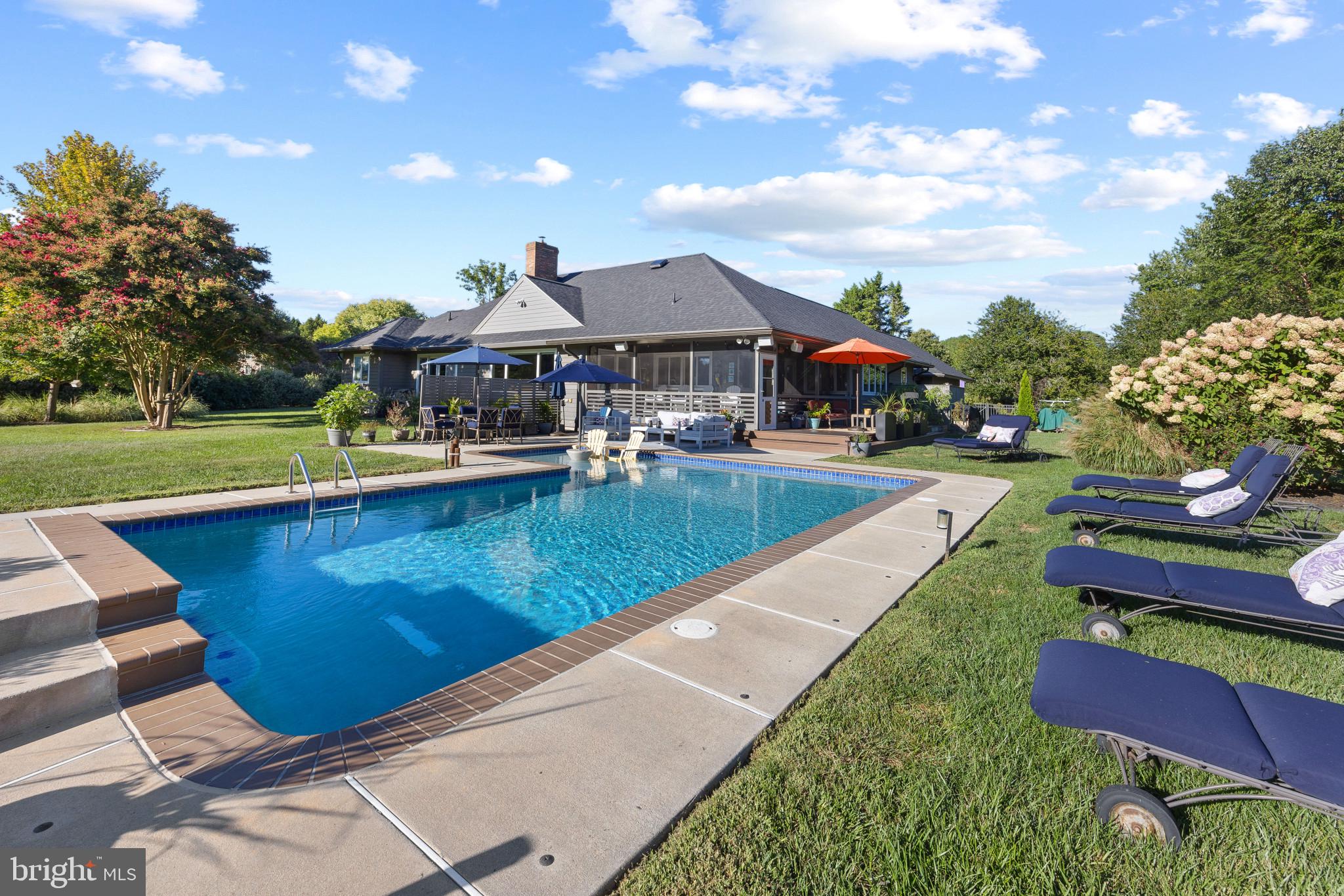 8645 Northbend Cir