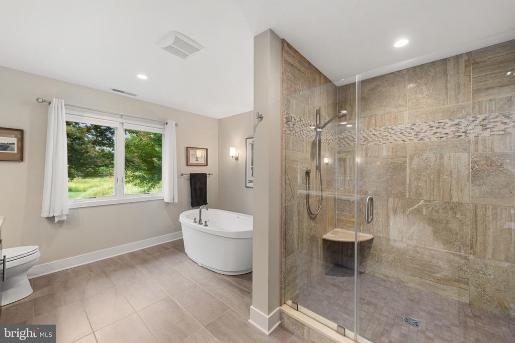8645 Northbend Cir