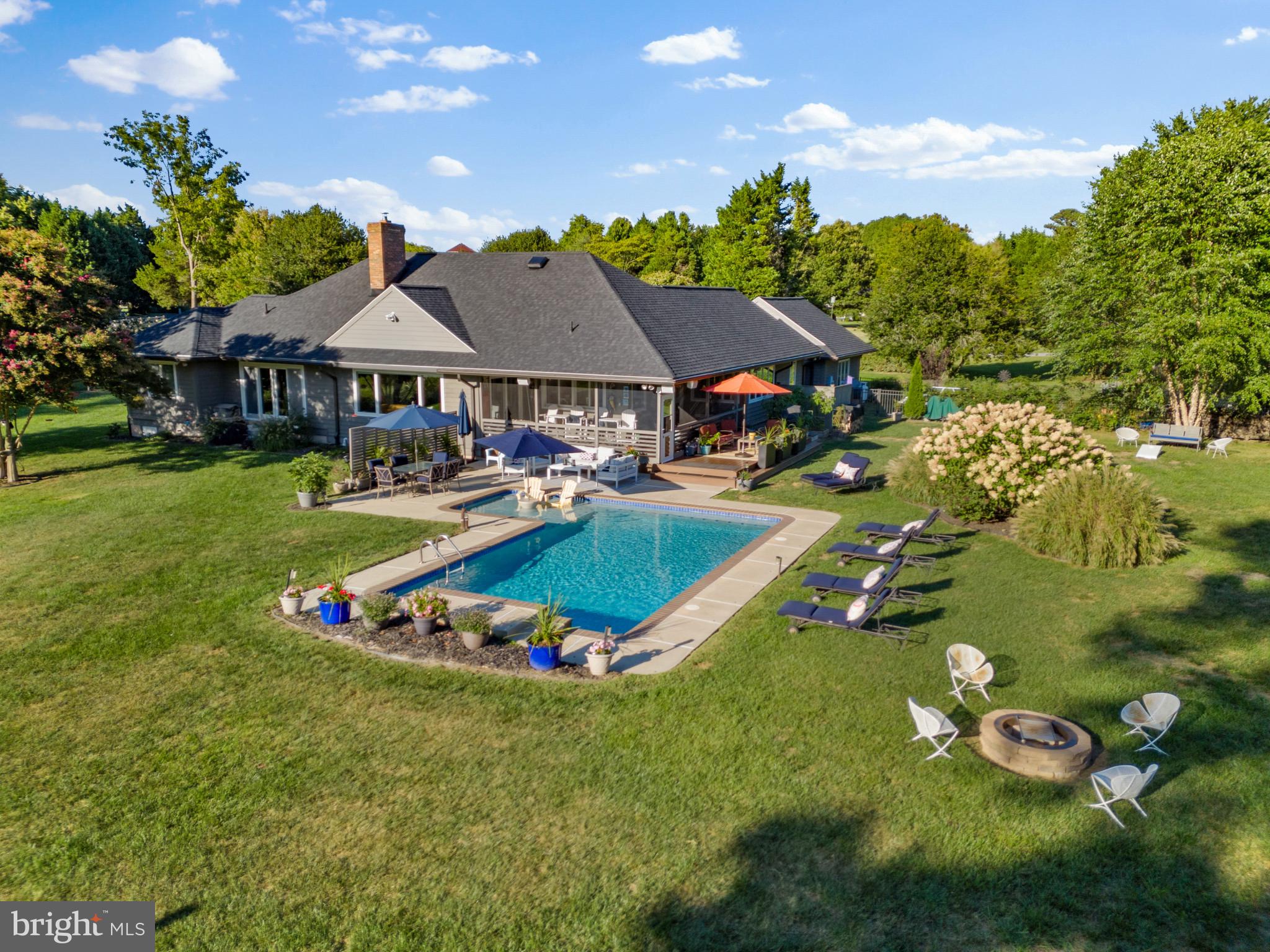8645 Northbend Cir