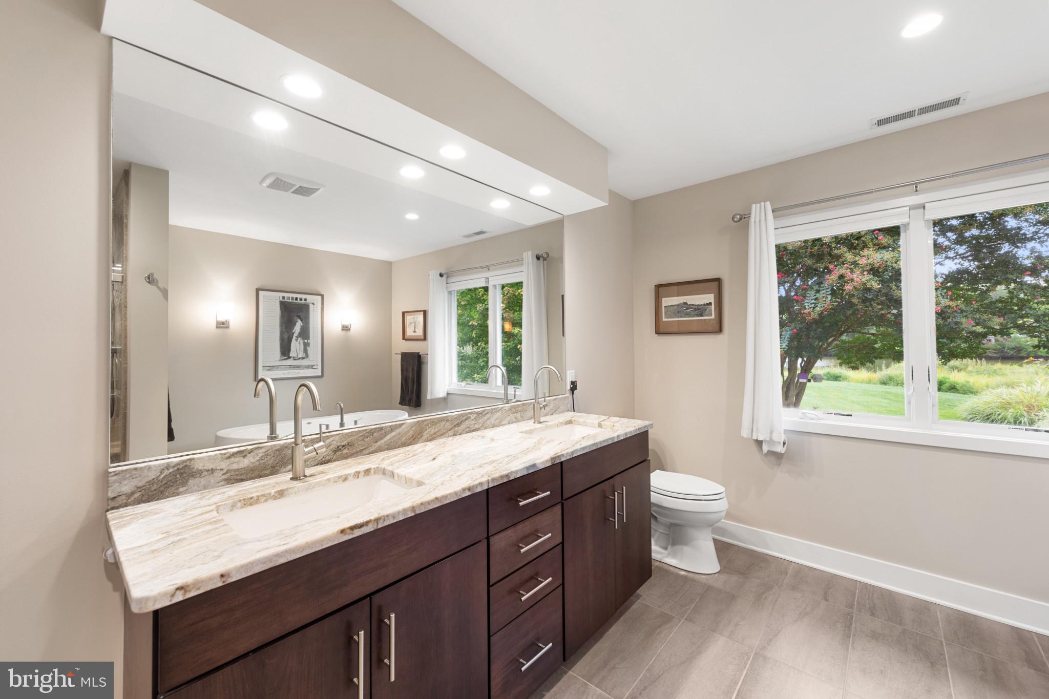 8645 Northbend Cir
