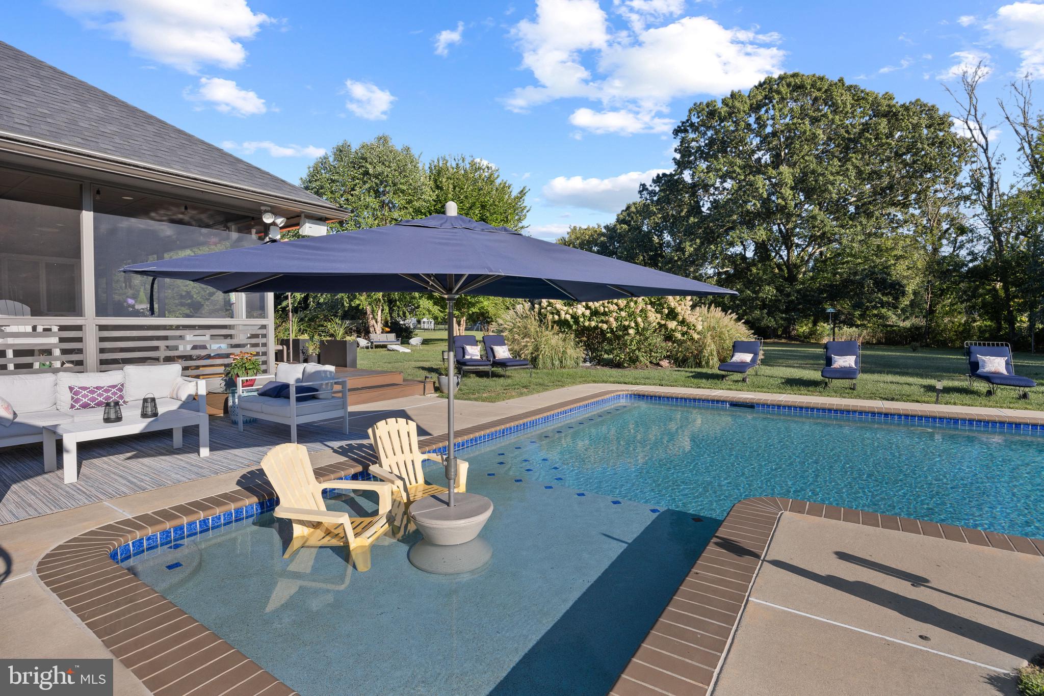 8645 Northbend Cir