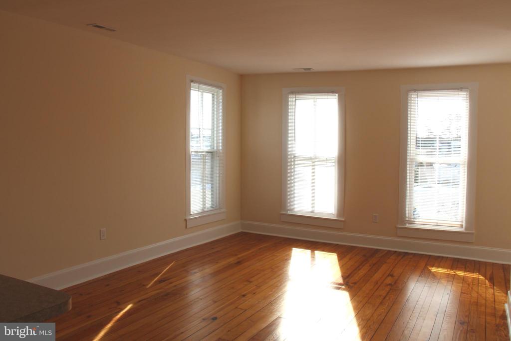 205 RAILROAD ##A