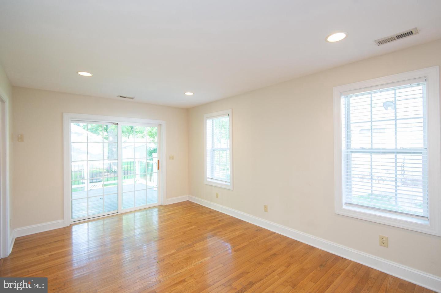 13 Plum St