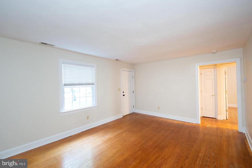 13 Plum St