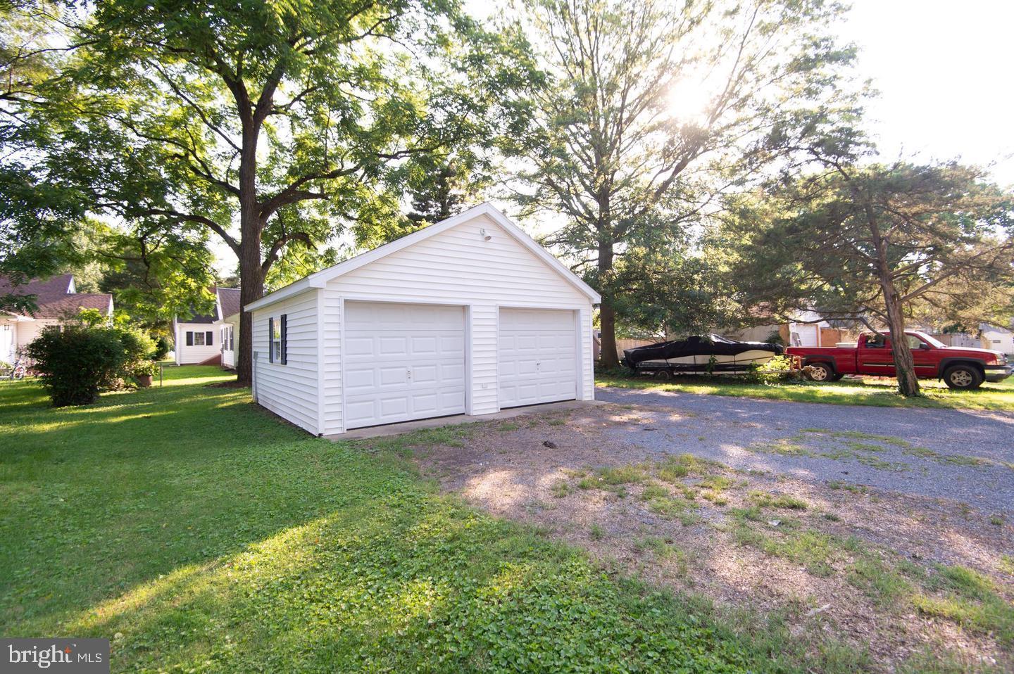 13 Plum St