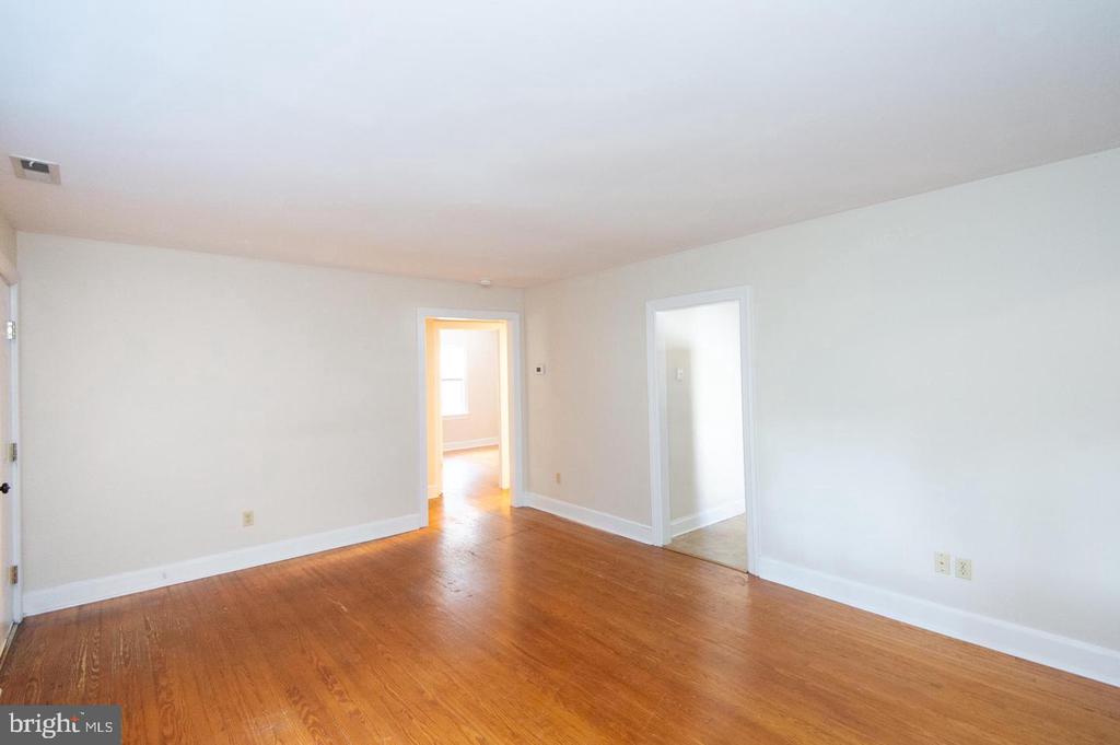 13 Plum St
