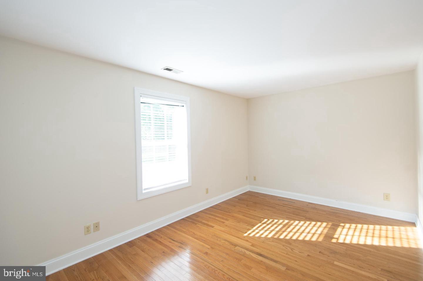 13 Plum St