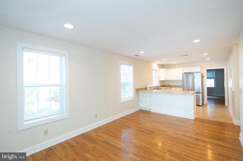 13 Plum St