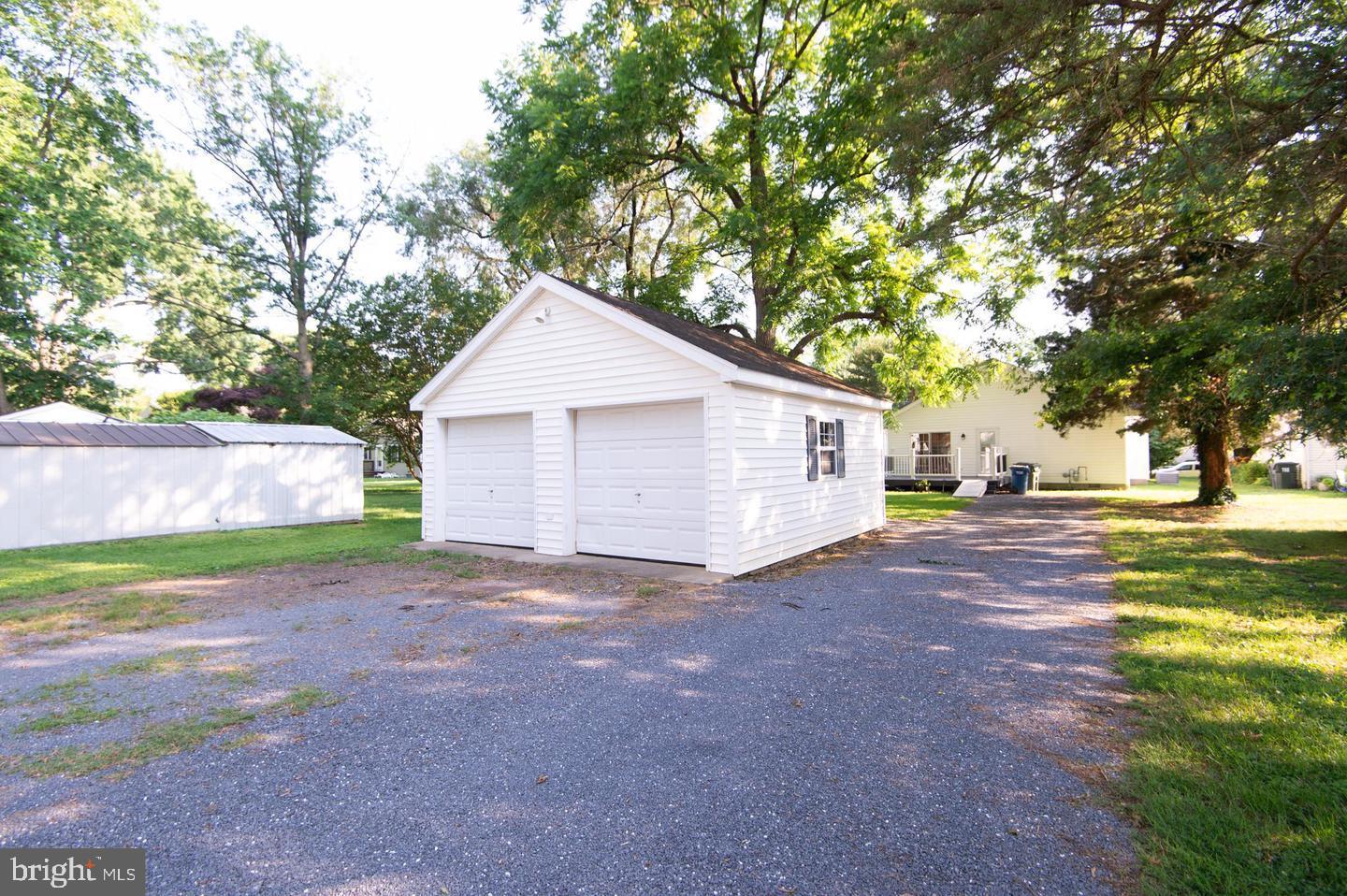 13 Plum St