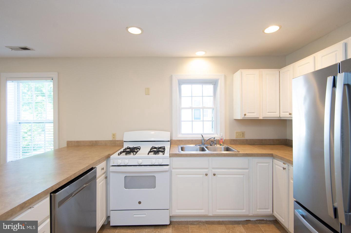 13 Plum St