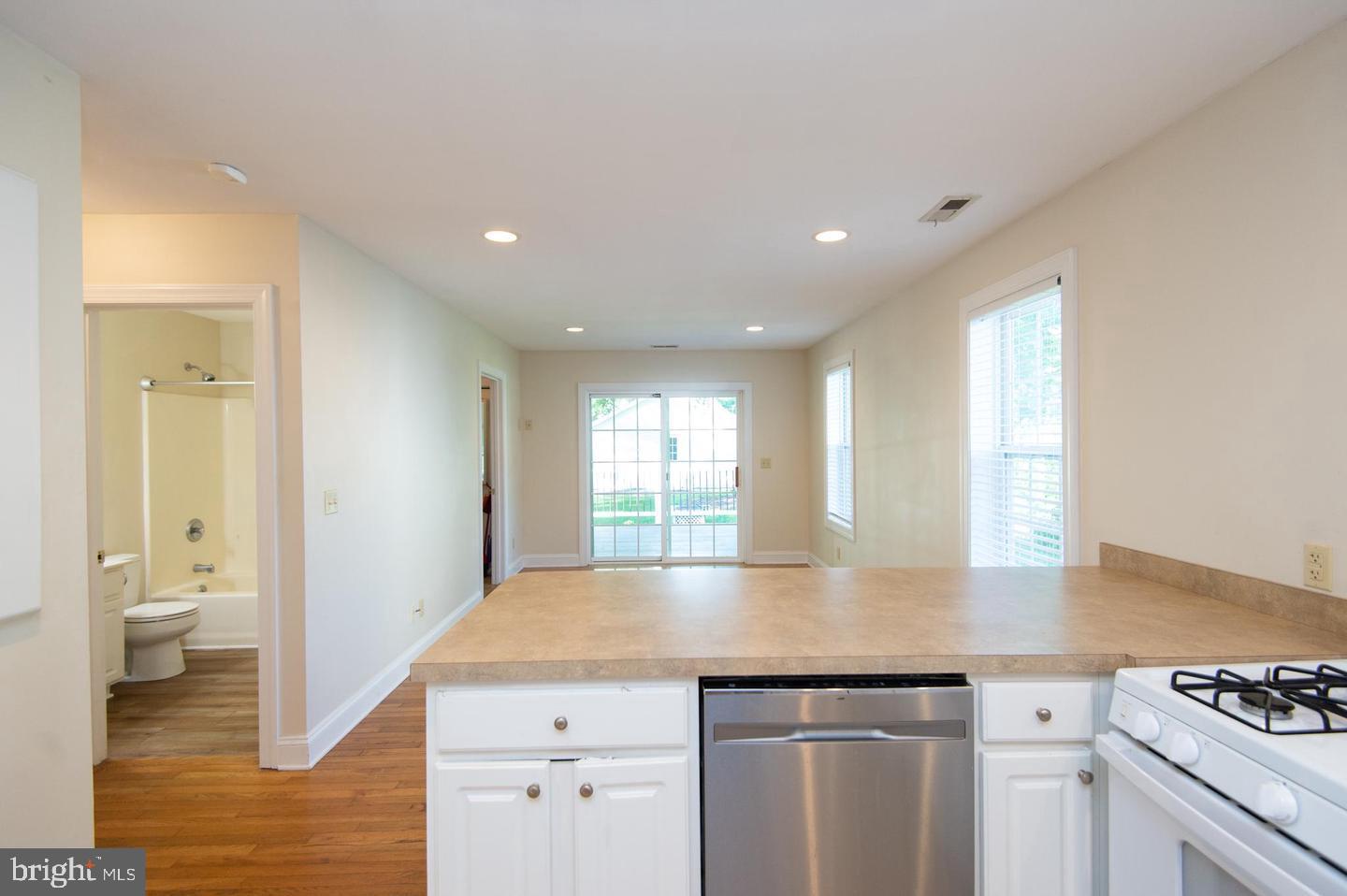 13 Plum St