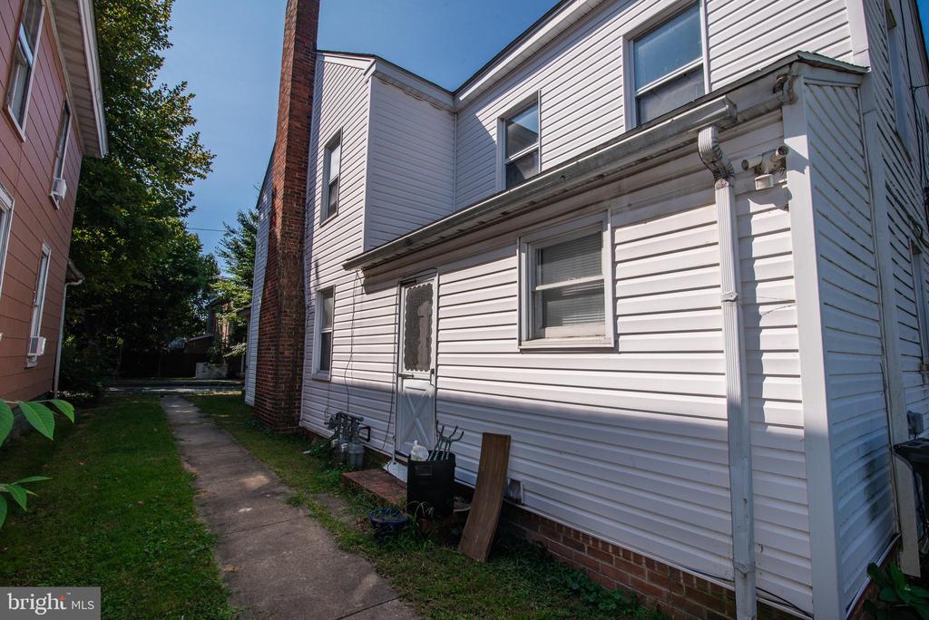 501 Goldsborough St