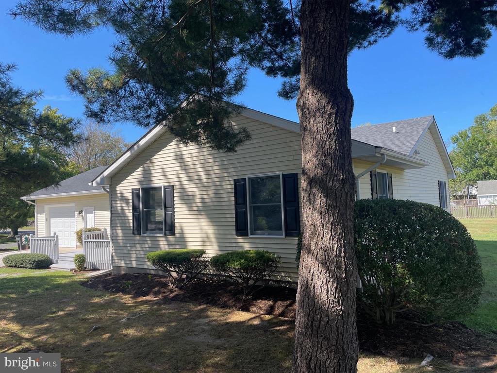 110 Bonfield Ave