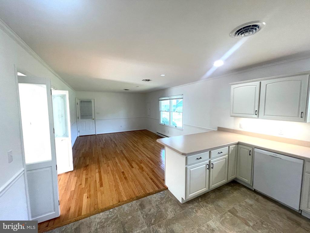 110 Bonfield Ave