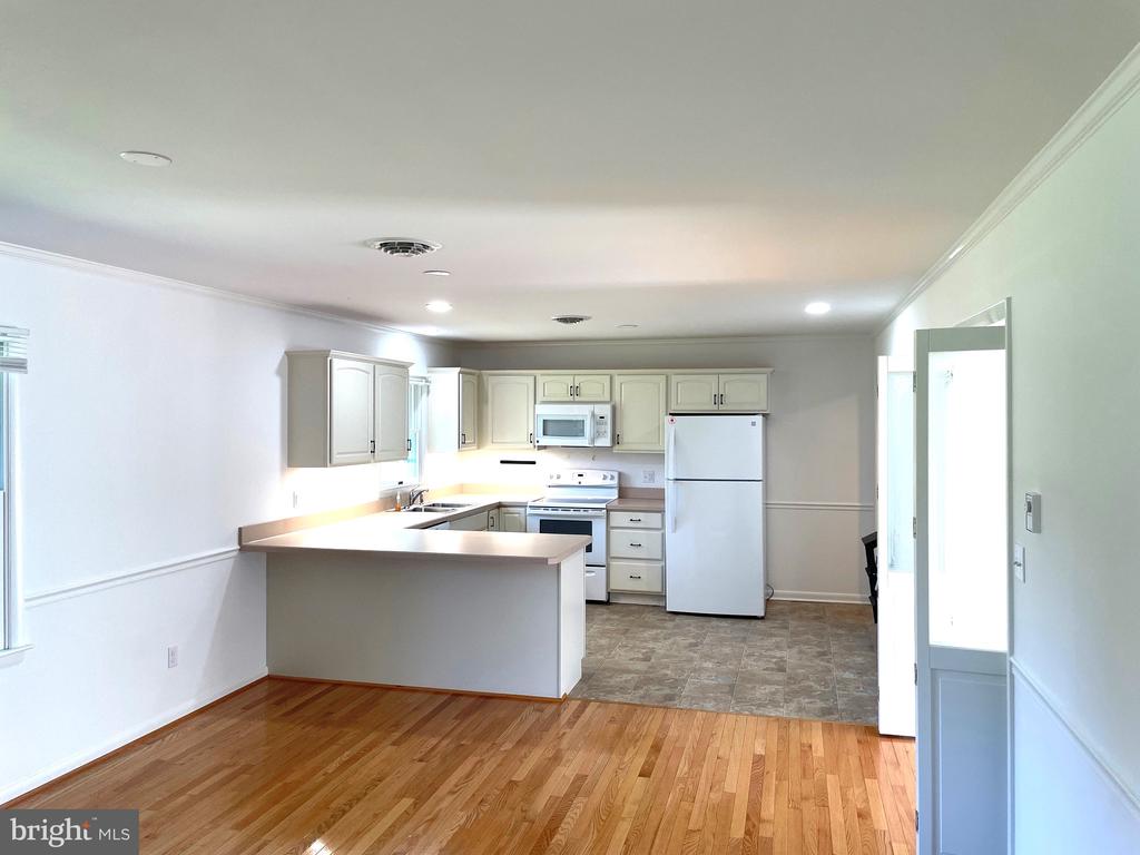 110 Bonfield Ave