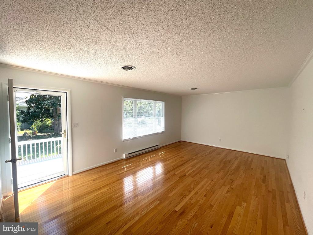 110 Bonfield Ave