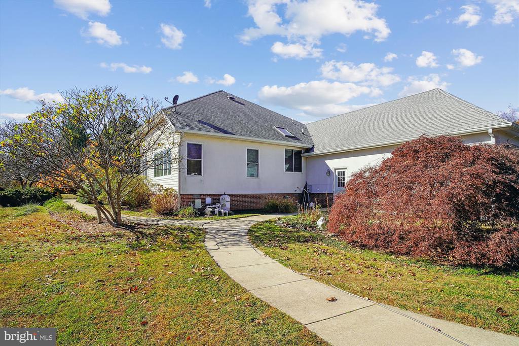 10425 Aberdeen Ln