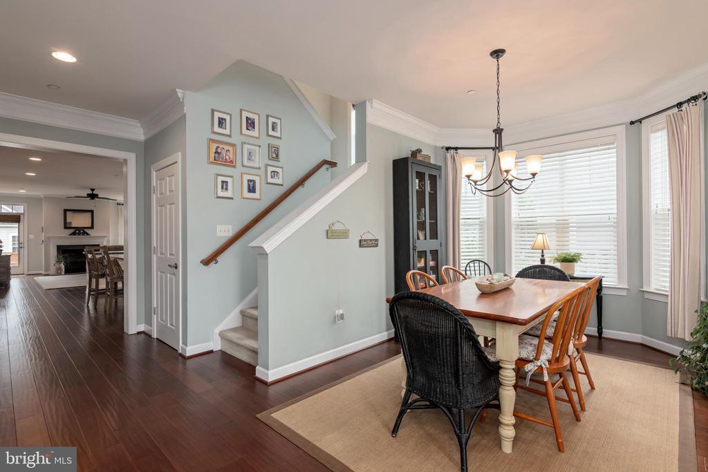 8060 Easton Village Dr