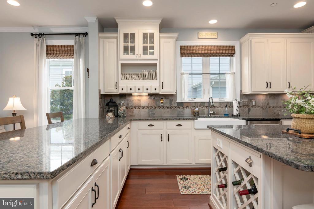 8060 Easton Village Dr