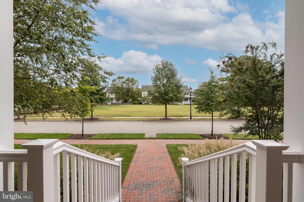 8060 Easton Village Dr