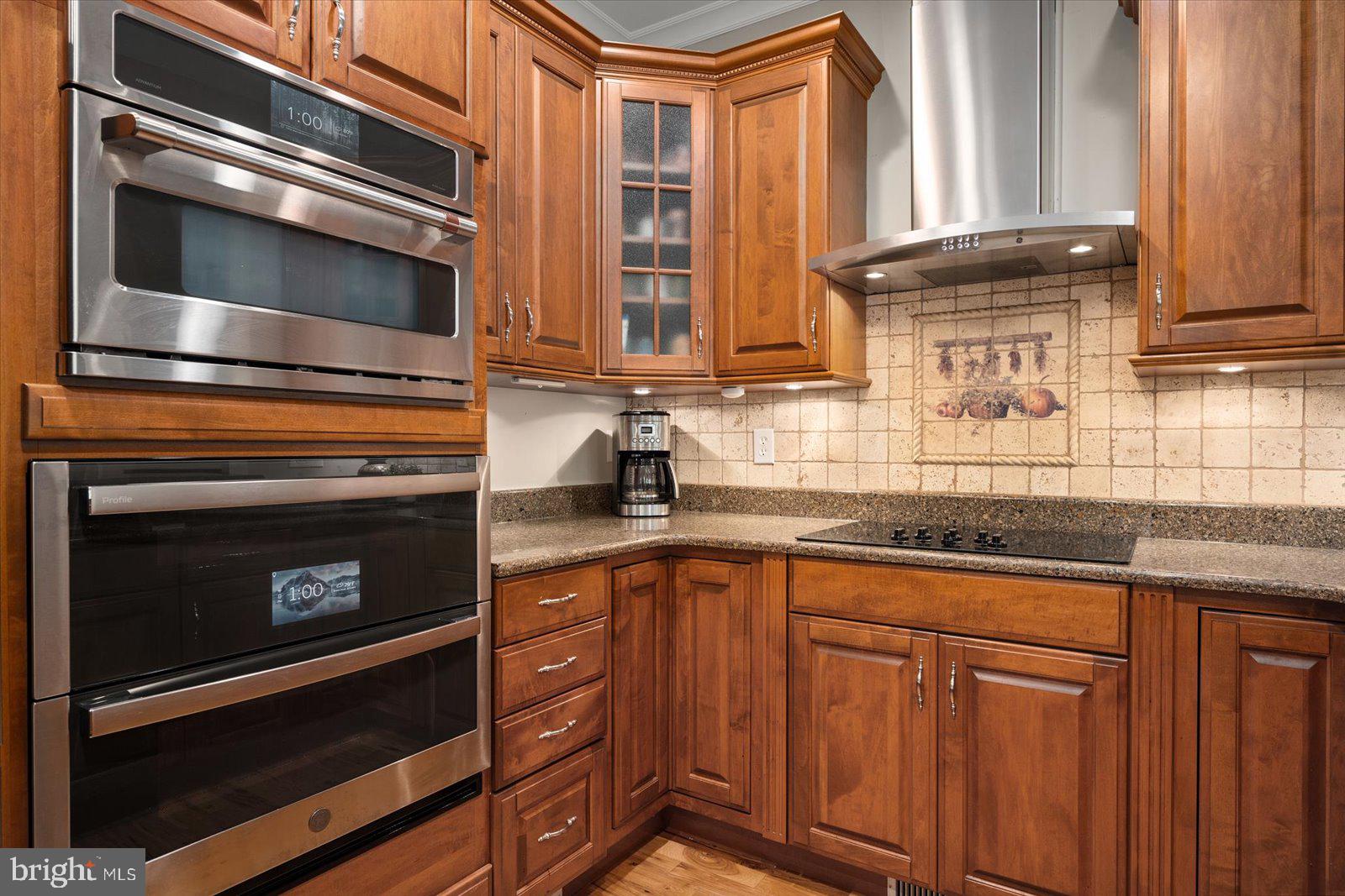 7114 Edmond Ave