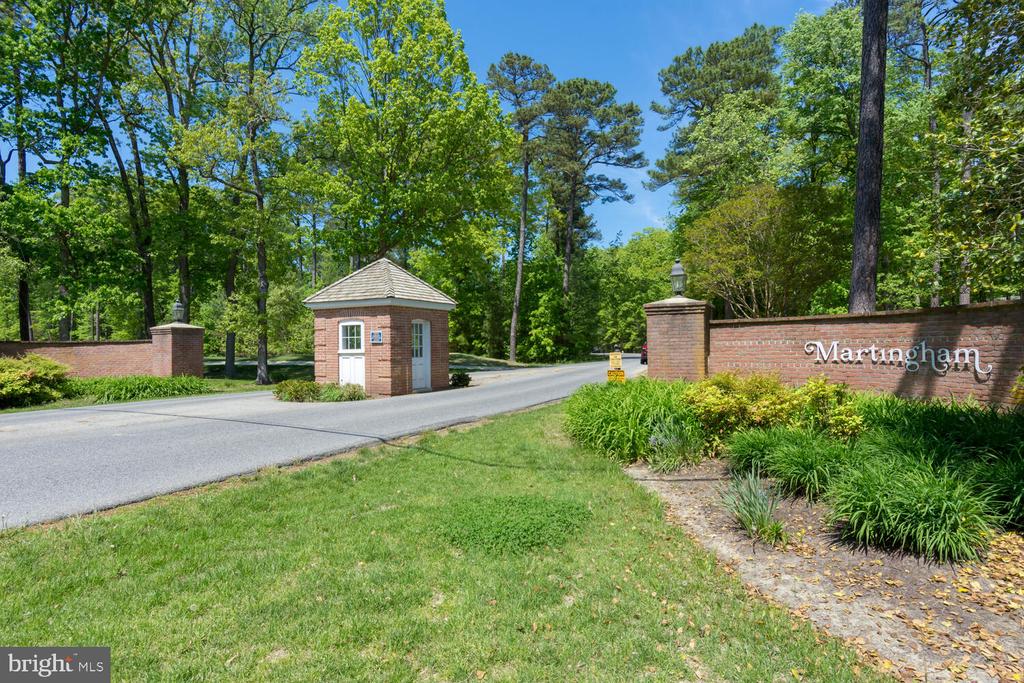 9531 Quail Hollow #403