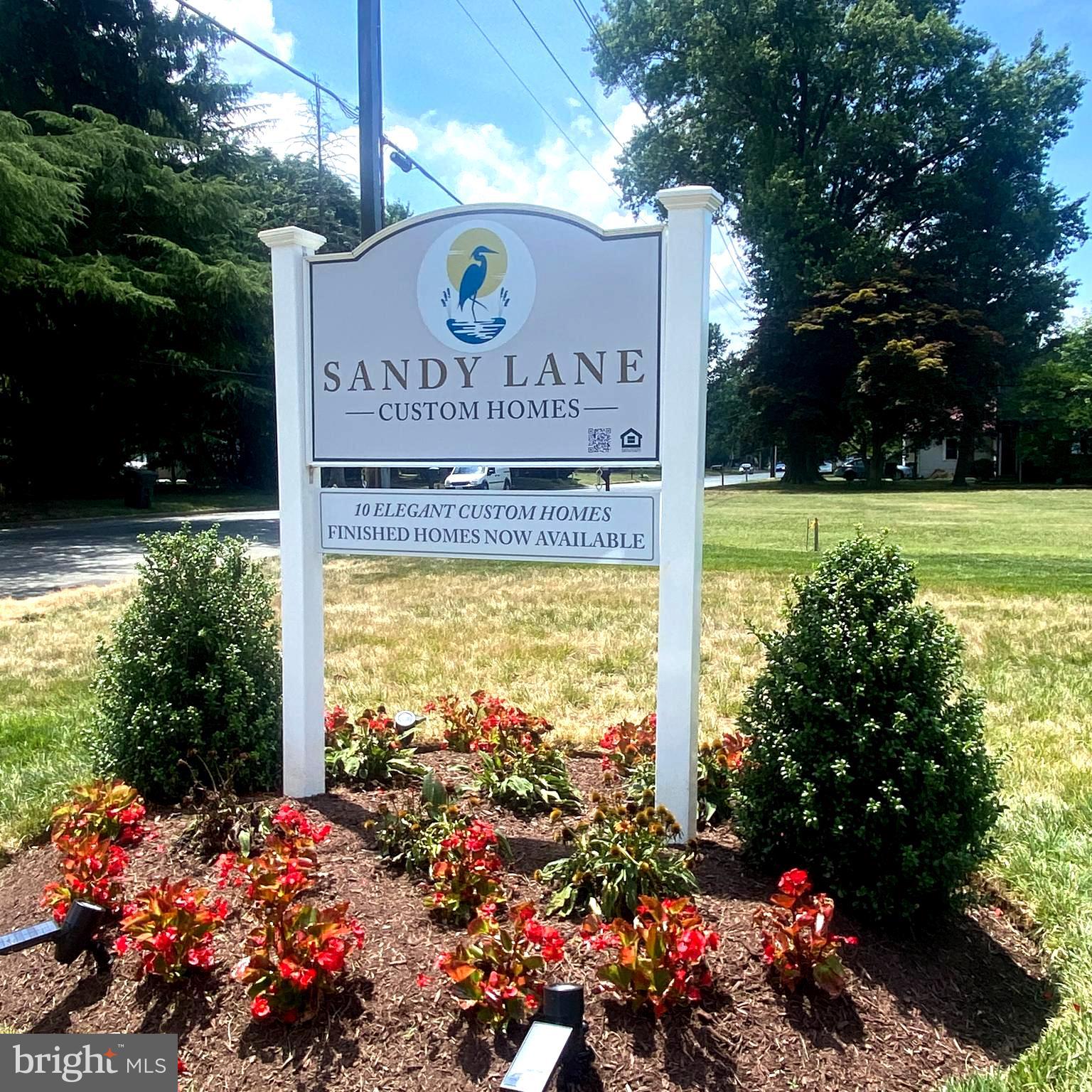 11 Sandy Ln