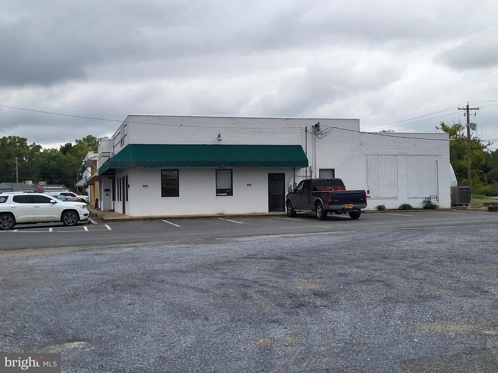 342 N Aurora St N #Suite C