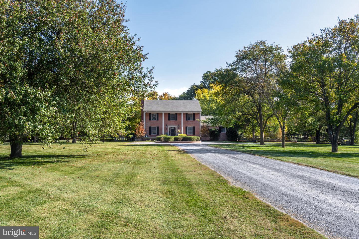 6143 Canterbury Dr