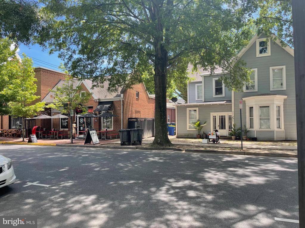 7 N Aurora St #Abcde