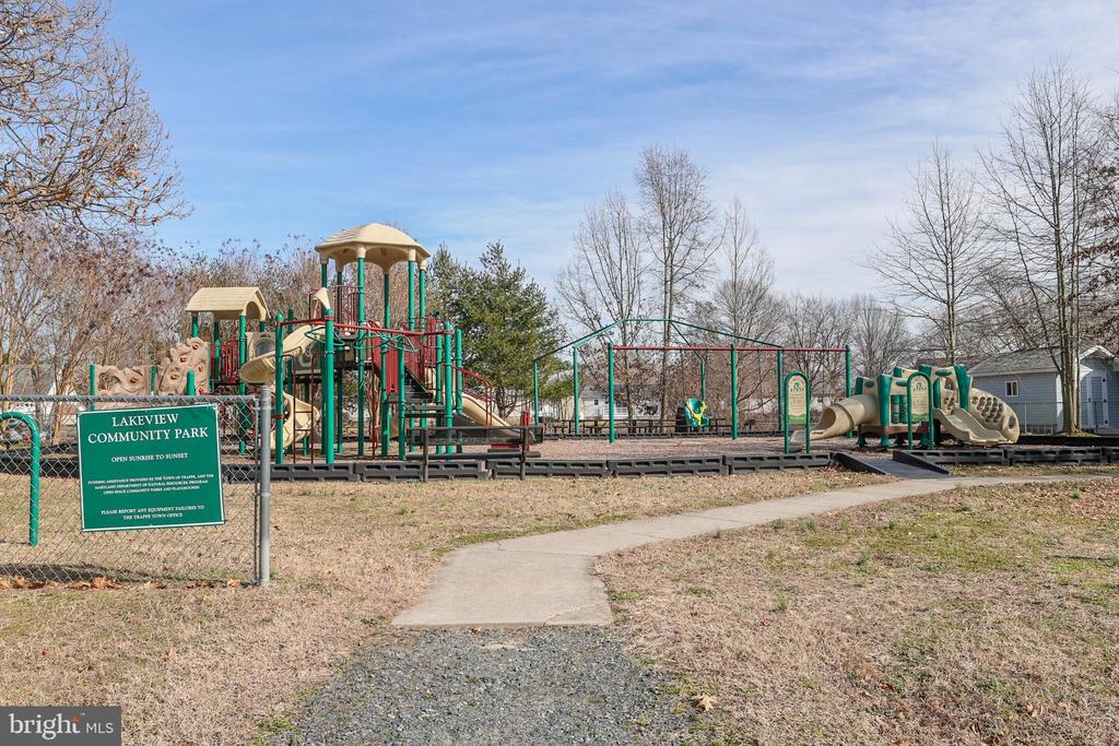 3885 Harrison Ct