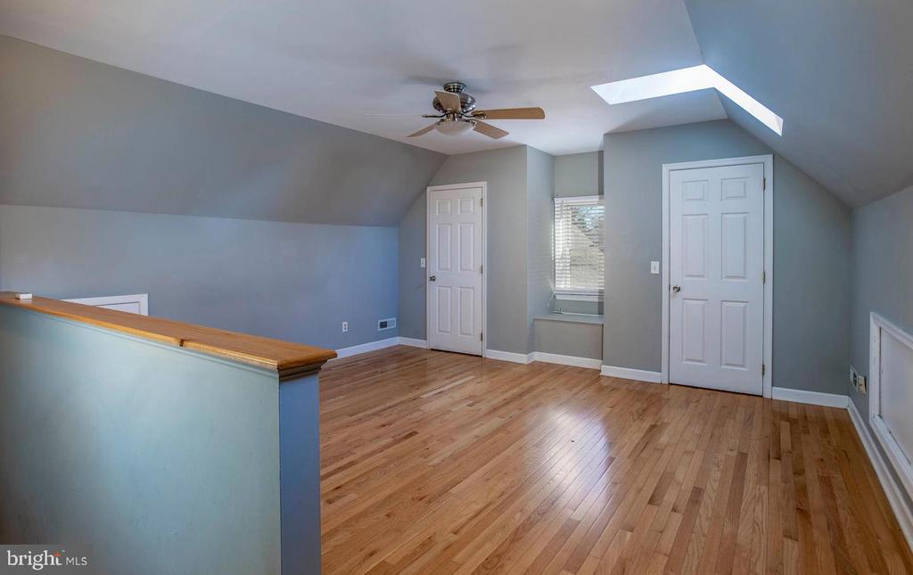 304 ELM AVE