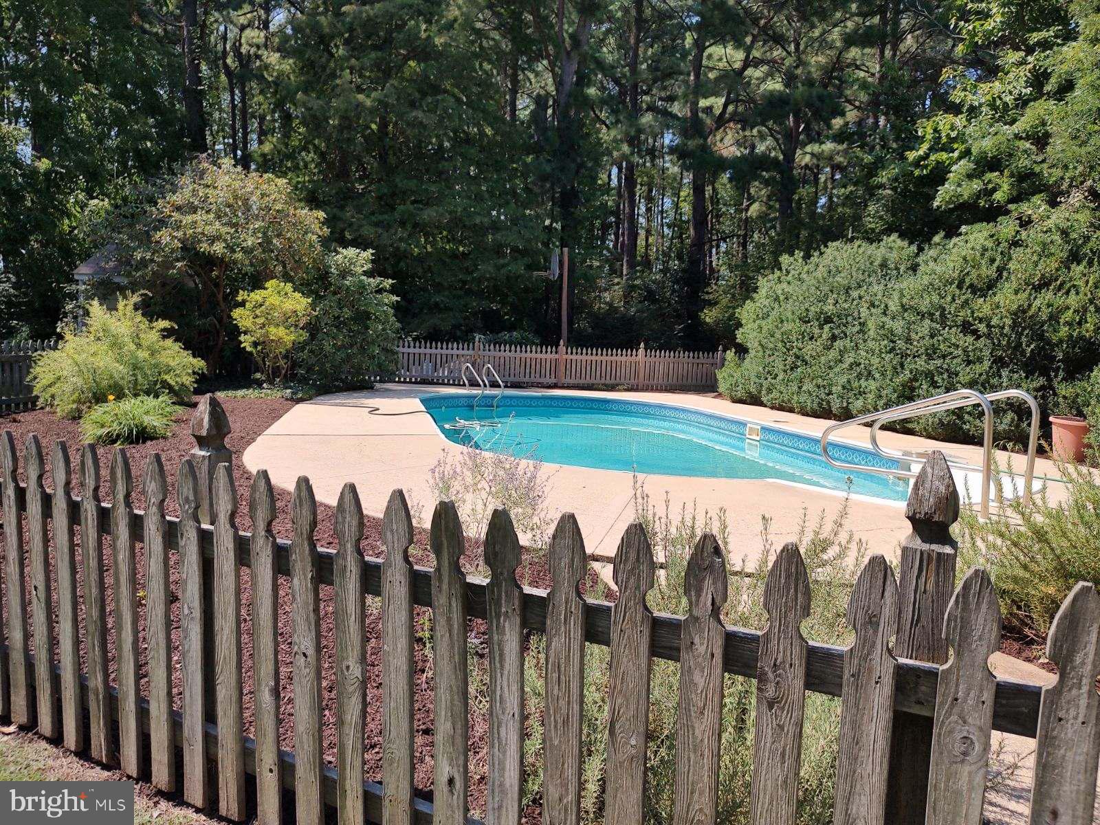 7225 Cooper Point Rd