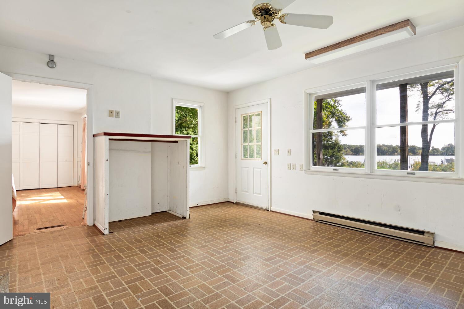 7225 Cooper Point Rd