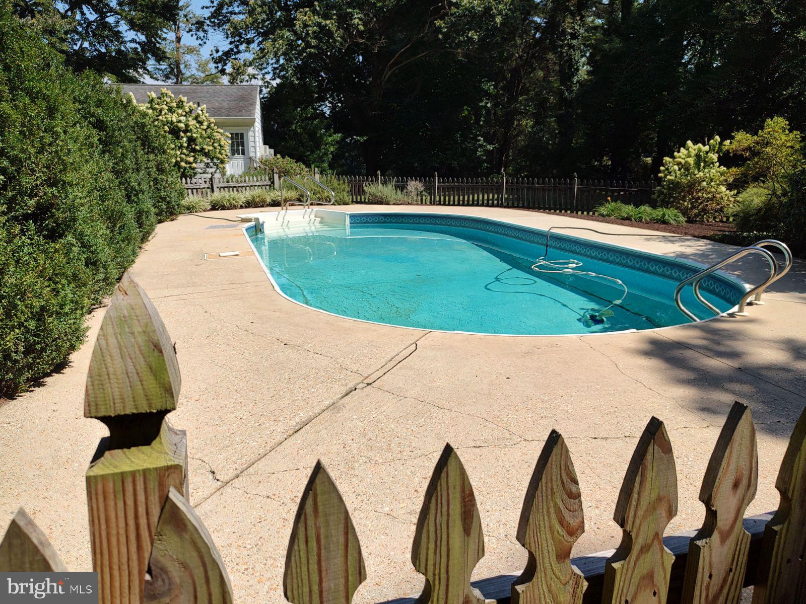 7225 Cooper Point Rd