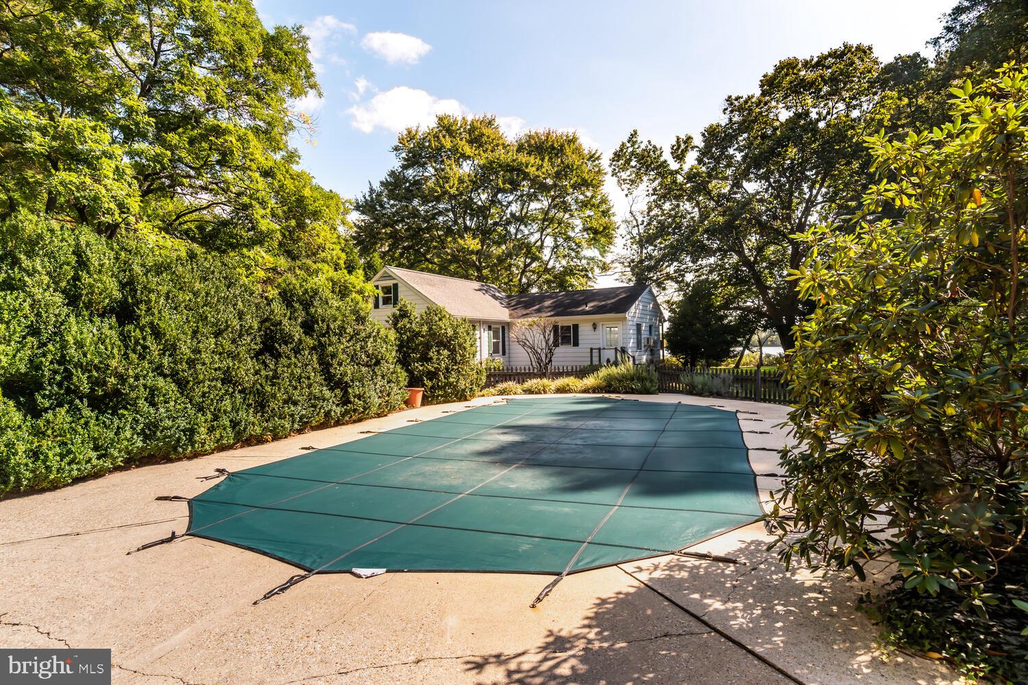 7225 Cooper Point Rd