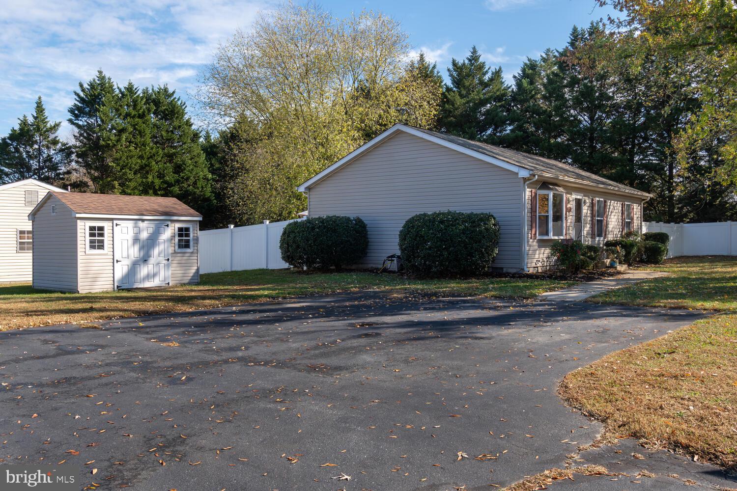 8545 Dyott Ct