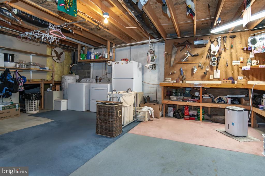 9099 Camelia Dr