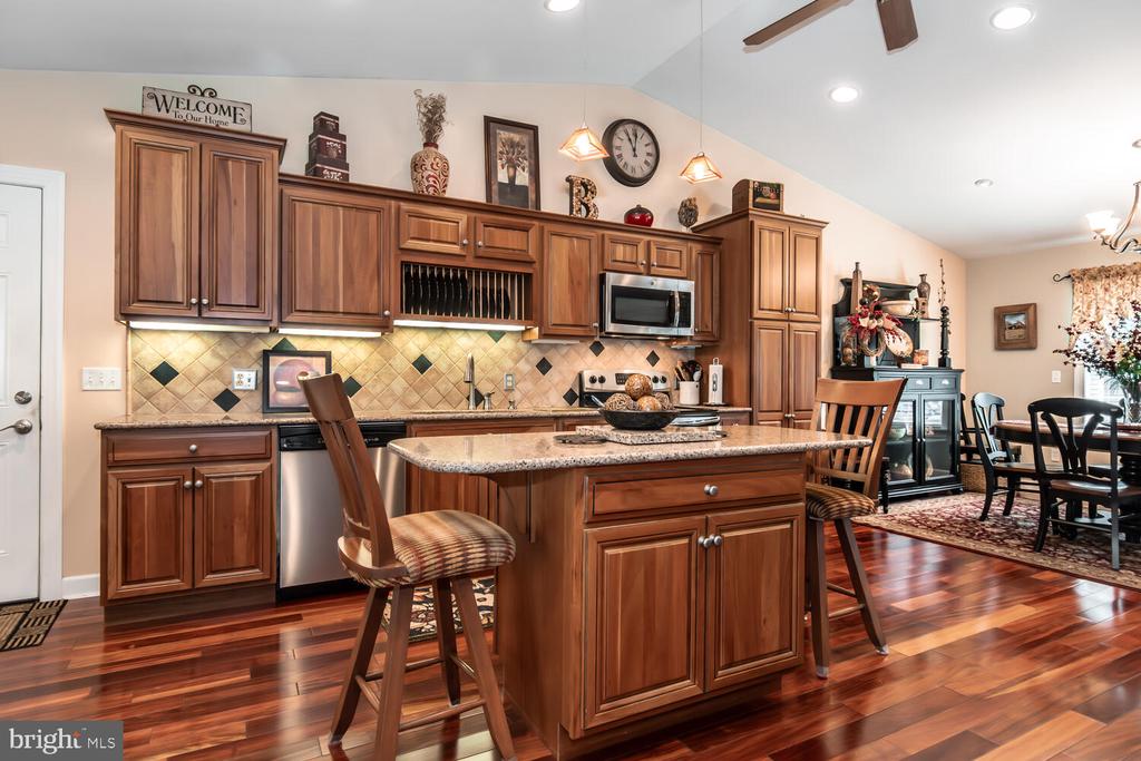 9099 Camelia Dr