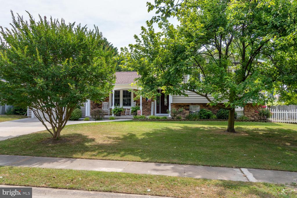 9099 Camelia Dr
