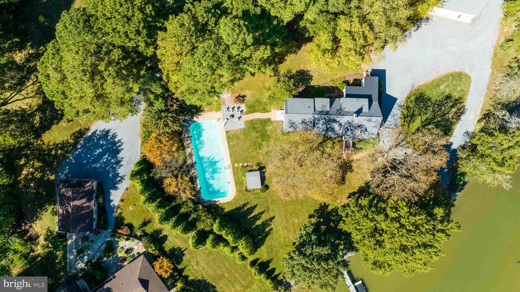 27303 Baileys Neck Rd