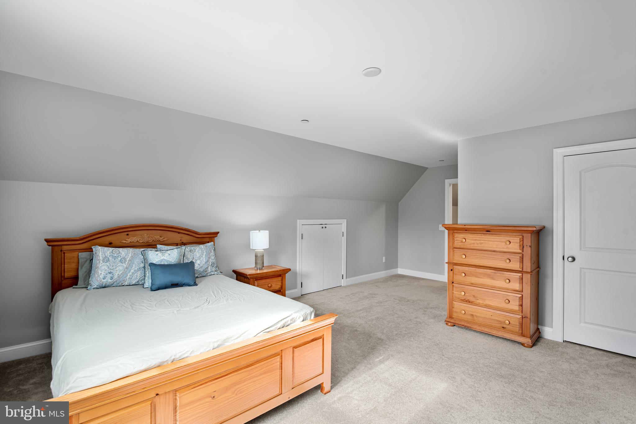 6998 Hopkins Neck Rd