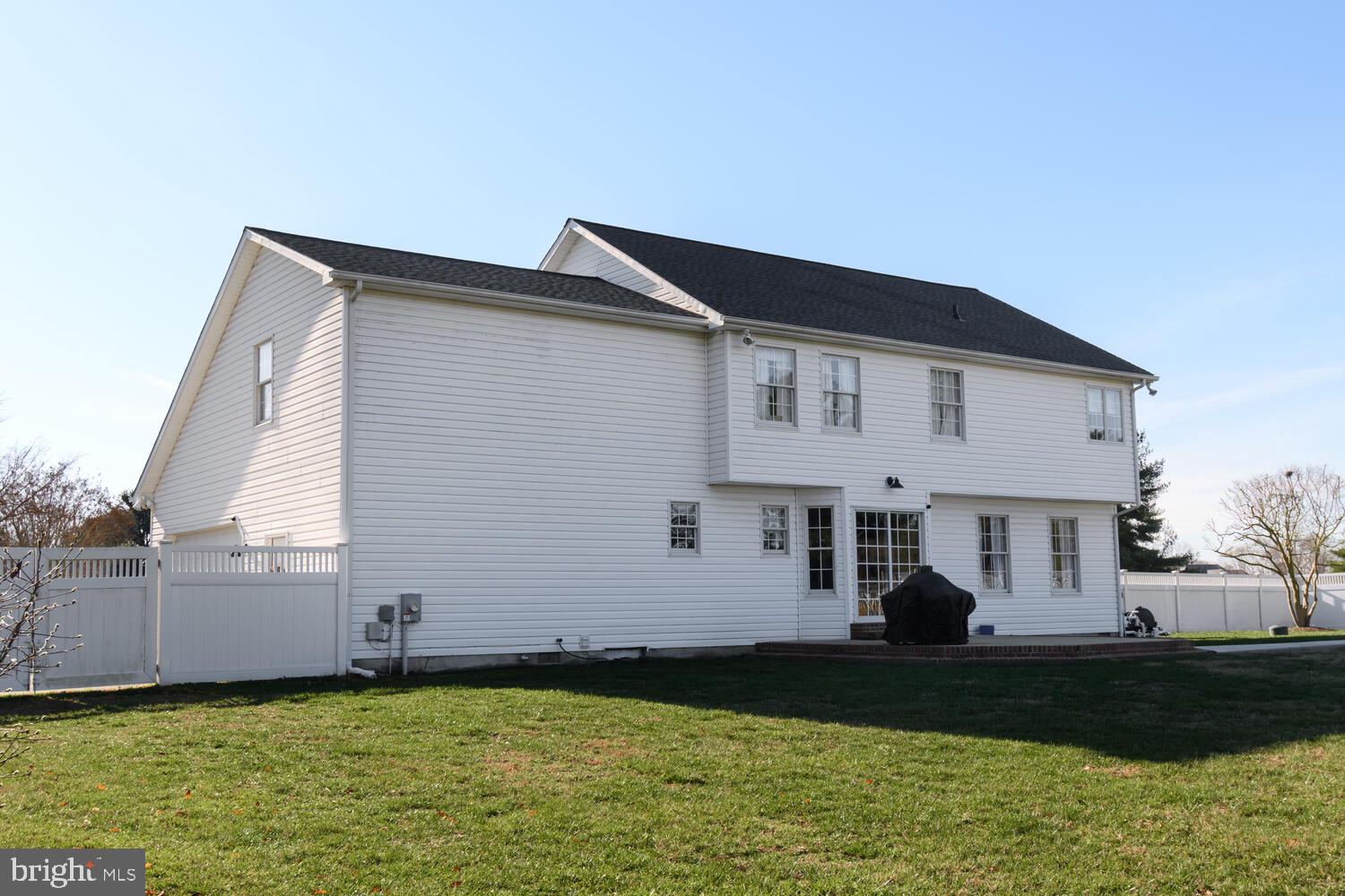 5479 Wellington Dr